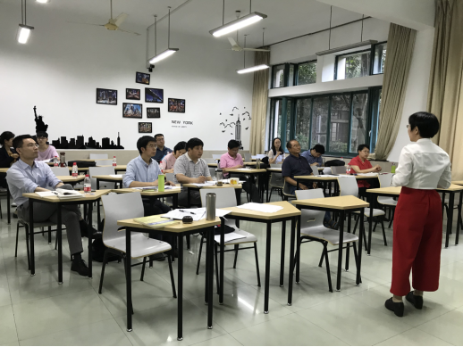 英文学院举行2018年度青年教师教学技能比赛329.png 英文学院举行2018年度青年教师教学技能比赛329.png